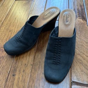 Clarks | black Napoli braided leather clogs | Sz 8
